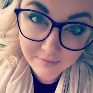 Meet your Posher, Becca